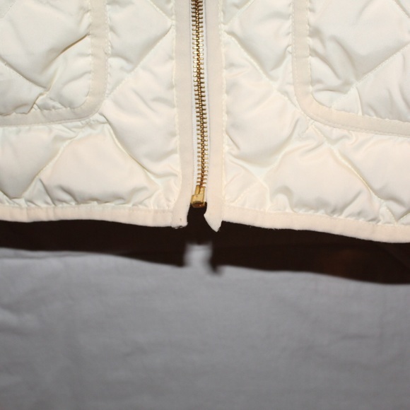 White Quilted Puffer Vest - Picture 4 of 5